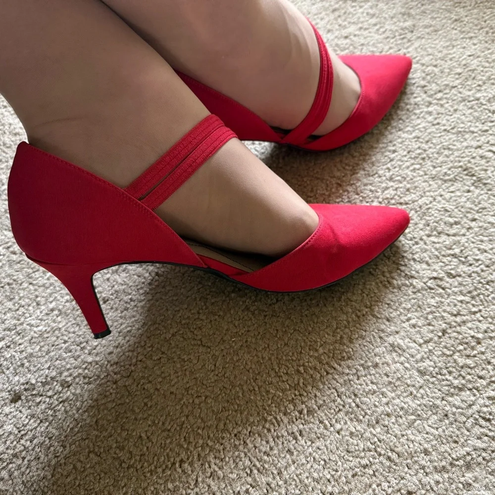 Life Stride Red Pointed-Toe Strappy Pumps - Picture 6 of 6
